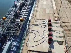 В Астраханской области в частном порту строят зерновой склад и парк для хранения масел