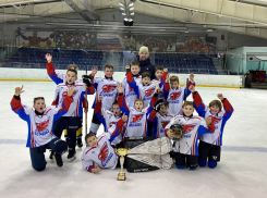 Юные хоккеисты «Астраханских ястребов» возвращаются с триумфом из Тамбова
