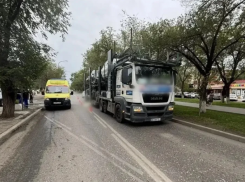В Астрахани автовоз насмерть сбил пенсионерку на улице Савушкина