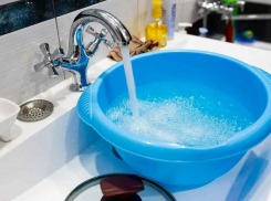 В трех районах Астрахани ночью отключат горячую воду