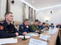 Безопасность астраханцев на новогодних праздниках обеспечат больше 800 силовиков