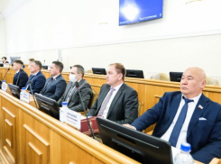 Дума Астраханской области приняла закон о выплате единого пособия на детей