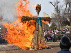 26 февраля Олег Полумордвинов зовет астраханцев на Масленицу в парк «Аркадия»