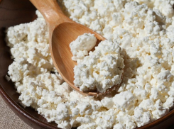 Астраханская торговая фирма отправила в магазины 87 килограммов испорченного творога