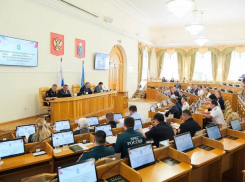 Игорь Бабушкин поручил усилить безопасность астраханских детей в период экзаменов