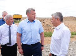 Игорь Бабушкин проинспектировал ход рекультивации свалки в Енотаевском районе