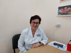 История о враче из Астрахани, который до последнего пытается сотворить чудо и спасти каждого ребенка