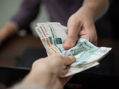 Астраханка, не получившая путинские выплаты, добилась справедливости 
