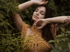 Астраханский дизайнер Маруся Чапкевич создала коллекцию одежды в технике макраме из шнуров