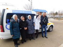 Пенсионерок из астраханской глубинки свозили на бесплатное лечение