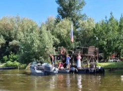 Под Астраханью моторная лодка едва не убила своего судоводителя