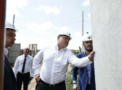 Губернатор Игорь Бабушкин проверил строящиеся объекты в Ахтубинском районе