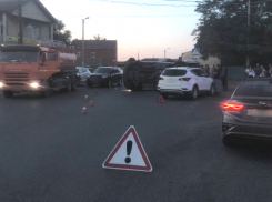 Пожилая астраханка после ДТП со скорой попала в реанимацию