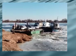 В Икрянинском районе Астраханской области перестали работать паромные переправы из-за непогоды