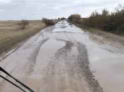 Тишково, Мултаново, Калинино - жители Володарского района соревнуются, чья дорога хуже