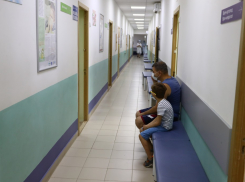 Обновить и разделить: в астраханской поликлинике сделают капремонт