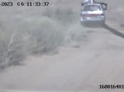 Под Астраханью мужчина на десятке совершил намеренный наезд на полицейского