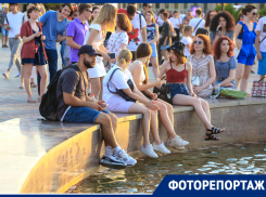 Астраханцы отметили День молодёжи: кадры с места событий 