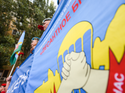 Игорь Мартынов поздравил воинов-десантников с Днем ВДВ