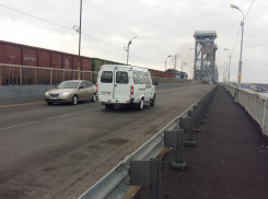 Власти Астрахани попросили большегрузы забыть про Старый мост 