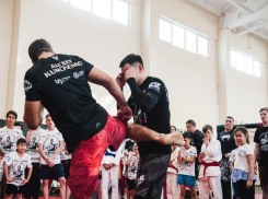 В Астрахани Чемпион России по рукопашному бою провел мастер-класс