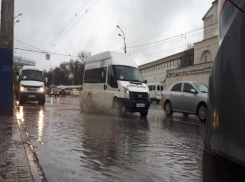  Астрахань снова «утонула» после затяжного дождя 