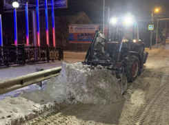 За ночь с астраханских улиц убрали около 450 кубометров снега