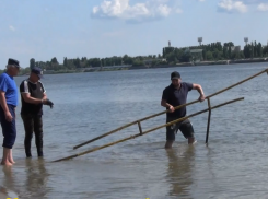 Астраханские водолазы достали из воды 200 килограммов опасных предметов
