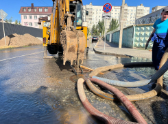 В Астрахани на нескольких улицах отключили холодную воду, на какой срок - точно не известно
