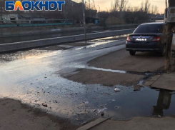 Астраханцы жалуются на канализационную течь рядом с рынком Большие Исады