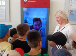 На железнодорожном вокзале Астрахани прошла экскурсия для подростков