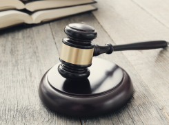 Астраханец получил 1 год 2 месяца тюрьмы за то, что задушил пасынка