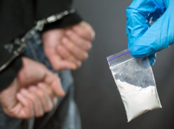 Астраханца приговорили к штрафу и 12 годам за сбыт синтетических наркотиков