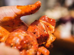 Первомай: как выбрать идеальное мясо для шашлыка 