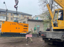 Для больницы в ЛНР из Астрахани доставили генератор 