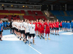 Астраханские гандболисты завоевали серебро на Первенстве России