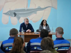 Астраханский губернатор обсудил предстоящий паводок с рыбоводами