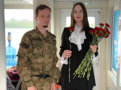 Для астраханских бойцов СВО и их семей организовали прогулку на теплоходе