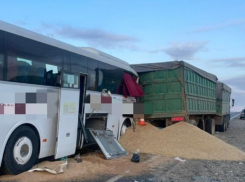 Автобус из Астрахани попал в аварию в Ставропольском крае