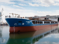 Астраханский сухогруз «Каспийский берег» отправился на ходовые испытания