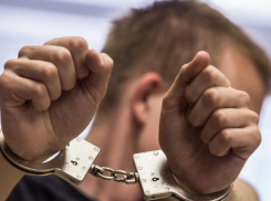 В Астрахани полиция поймала подростка на сбыте синтетических наркотиков