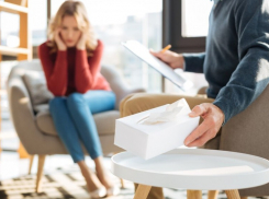 Многодетная астраханка сядет на 4 суток за уклонение от алиментов