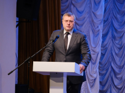 Игорь Бабушкин поздравил сотрудников астраханского ПФР с профессиональным праздником