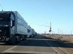 Из-за аварии в Астраханской области образовалась километровая пробка 