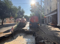 Жителям Астрахани снизят напор воды в кранах из-за аварии на водопроводе