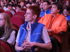 Администрация Астрахани подвела итоги в сфере молодежной политики