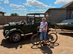 Обходчики «ИнформУИК» посещают астраханских избирателей креативно