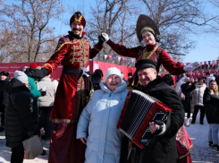 Масленицу в астраханском парке «Аркадия» отметили свыше трех тысяч человек