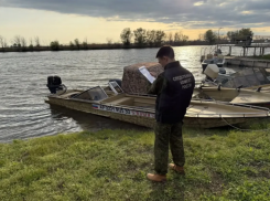 Под Астраханью в столкновении двух лодок пострадал пассажир