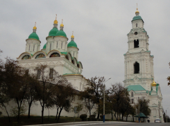В Астрахани начинаются рождественские богослужения в храмах
